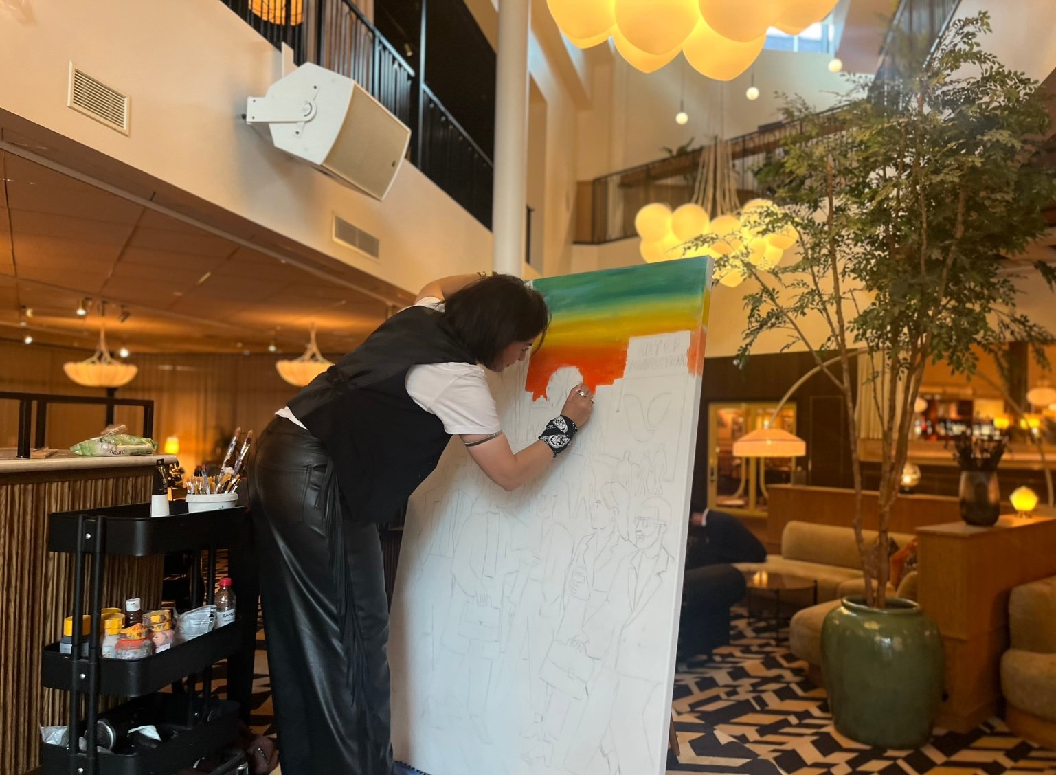 Live canvas painter painting on demand